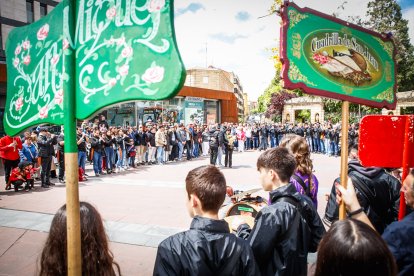 Momento del multitudinario y emotivo homenaje durante el Día del Gaitero en la capital.