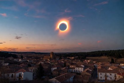 Recreación por IA del eclipse solar sobre un pueblo de Soria.