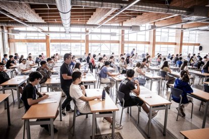 Los alumnos del Campus de Soria durante la prueba de la PAU.