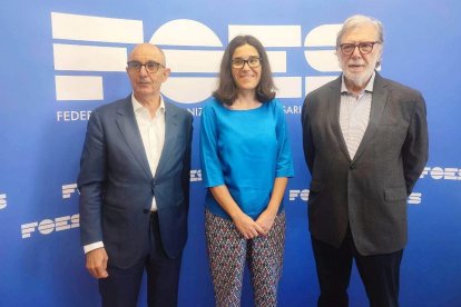 Pisonero, Montes y Aparicio en el Desayuno de FOES.