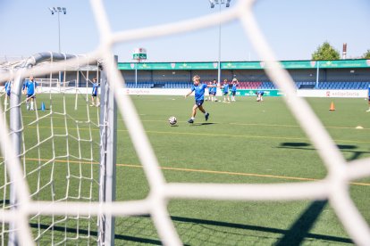 El XXIII Campus del Numancia congrega en la Ciudad Deportiva a 103 niños.