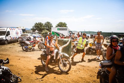 Pasión por el motor entre el polvo de la Cuerda del Pozo.