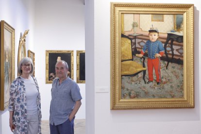 Los pintores Iris Lázaro y Eduardo Laborda ceden su colección de retratos al Ayuntamiento de Agreda.