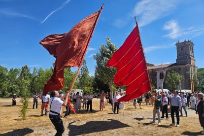 Cientos de sorianos se dan cita en la ermita.