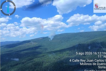 Imagen del incendio captada desde un helicóptero de la Junta a su llegada a Vinuesa.