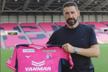 Pablo Machín durante su presentación como entrenador del Cerezo Osaka.
