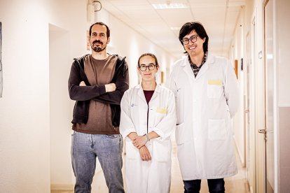 Hugo Bello, Nora Palomar y Emanuel Gudiño, miembros del equipo de investigación del proyecto sobre la enfermedad de esquizofrenia.