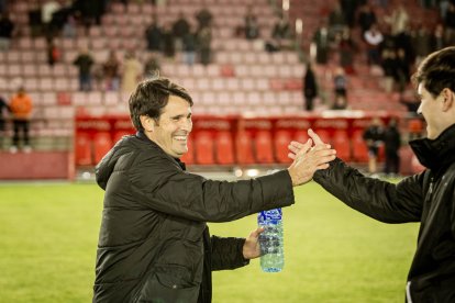 El entrenador del Numancia, Lolo Escobar, al finalizar el partido ante el Real Oviedo.
