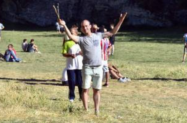 Los sorianos acudieron ayer al monte Valonsadero para celebrar el último de los festejos previos antes de las fiestas de San Juan. La Compra arrancó con el encierro de las 8.00 de la mañana que arrastró hasta el monte a los sorianos más madrugadores que no quisieron perderse el recorrido de los novillos hasta los corrales.