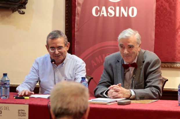 Jesús de Lózar y Fernando González Córdoba en la presentación del libro.