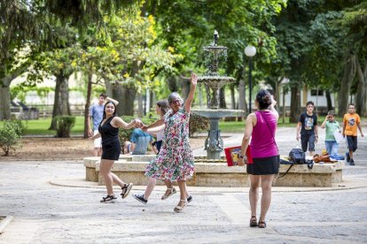 El grupo de tatro Aregrada ensaya las representaciones