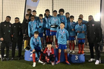 El Numancia alevín B como subcampeón en Aranda.