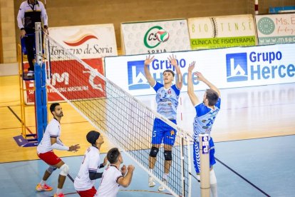 El equipo celeste vencieron en cuatro sets