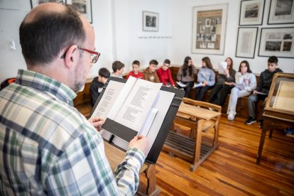 Lectura durante 12 horas en el aula del poeta del Instituto Antonio Machado.