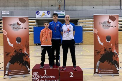 Medallistas del CB Soria en Estella.