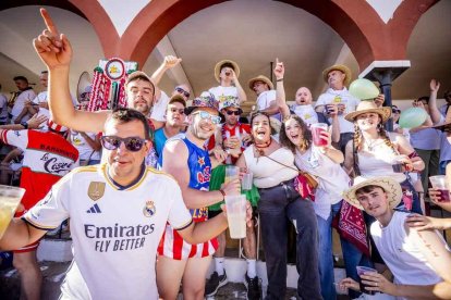 La fiesta duró en la Plaza de Toros y alrededores hasta bien entrada la tarde