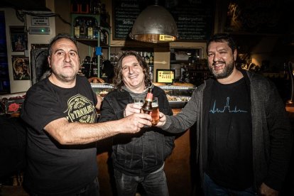 El rock´n´roll se mantiene muy vivo con Los Trócolos