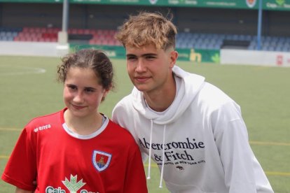 Zaira y su hermano Hugo, futbolista del Alavés.