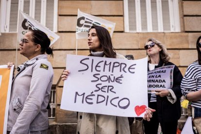 Reclaman un estatuto profesional propio, reconocimiento de la categoría y acabar con una abusiva jornada laboral
