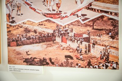 La exposición ‘San Juan Arte’ recoge los carteles sanjuaneros desde 1959 hasta 2026 con la excepción de 1960