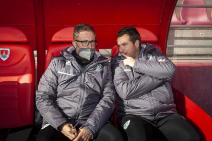 Diego Martínez y a la izquierda su segundo Arturo Guerra. MARIO TEJEDOR