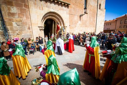 Procesión de la borriquilla en el Domingo de Ramos. MARIO TEJEDOR (7)