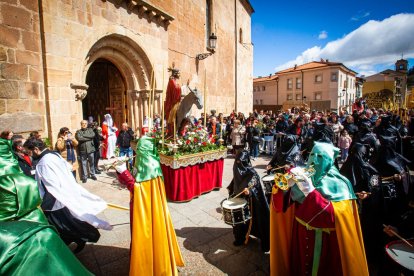 Procesión de la borriquilla en el Domingo de Ramos. MARIO TEJEDOR (9)