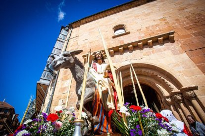 Procesión de la borriquilla en el Domingo de Ramos. MARIO TEJEDOR (15)