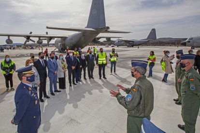 Acto institucional en el aeroparque - Mario Tejedor