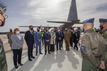 Acto institucional en el aeroparque - Mario Tejedor
