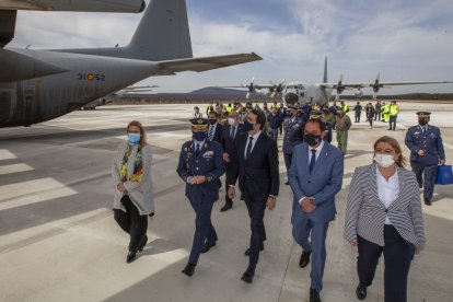 Acto institucional en el aeroparque - Mario Tejedor