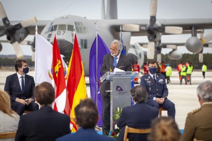 Acto institucional en el aeroparque - Mario Tejedor