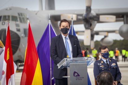 Acto institucional en el aeroparque - Mario Tejedor