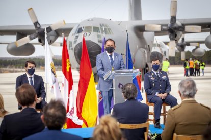 Acto institucional en el aeroparque - Mario Tejedor