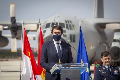 Acto institucional en el aeroparque - Mario Tejedor