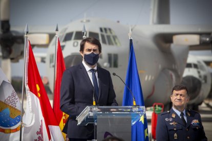 Acto institucional en el aeroparque - Mario Tejedor