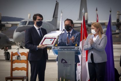 Acto institucional en el aeroparque - Mario Tejedor