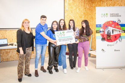 Entrega de premios de las mejores iniciativas emprendedoras. MARIO TEJEDOR (6)