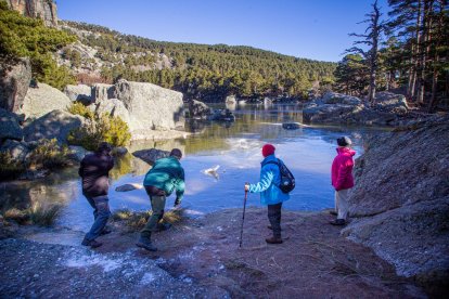 Temperaturas extremas congelan la Laguna negra - MARIO TEJEDOR (5)