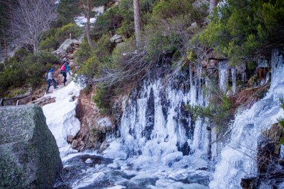 Temperaturas extremas congelan la Laguna negra - MARIO TEJEDOR (8)