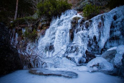 Temperaturas extremas congelan la Laguna negra - MARIO TEJEDOR (17)
