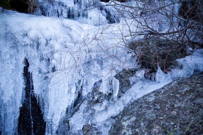 Temperaturas extremas congelan la Laguna negra - MARIO TEJEDOR (7)