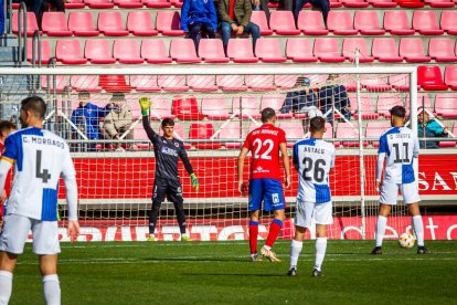El Numancia necesita poner freno a la sangría de goles de las dos últimas jornadas ante un filial culé en racha. MARIO TEJEDOR