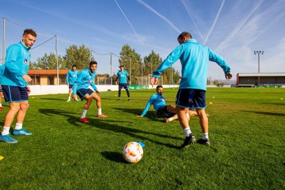 Entrenamiento del CD Numancia. MARIO TEJEDOR (19)