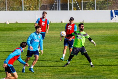 Entrenamiento del CD Numancia. MARIO TEJEDOR (76)