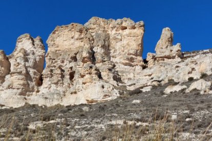 Espectaculares formaciones calcáreas en 'la Capadocia soriana', junto al pueblo de Aguaviva de la Vega.