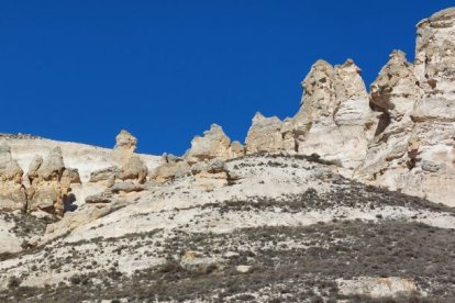Espectaculares formaciones calcáreas en 'la Capadocia soriana', junto al pueblo de Aguaviva de la Vega.