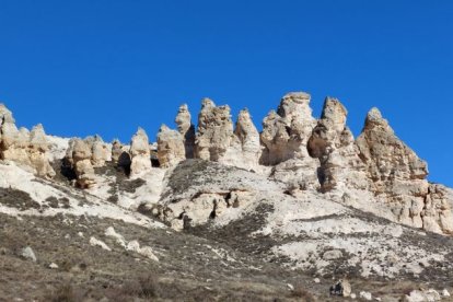 Espectaculares formaciones calcáreas en 'la Capadocia soriana', junto al pueblo de Aguaviva de la Vega.