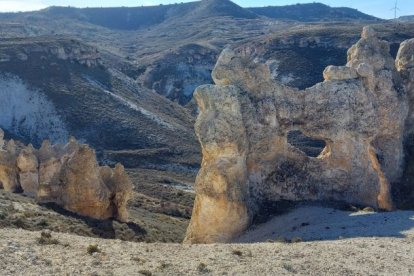 Espectaculares formaciones calcáreas en 'la Capadocia soriana', junto al pueblo de Aguaviva de la Vega.
