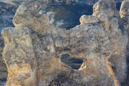 Espectaculares formaciones calcáreas en 'la Capadocia soriana', junto al pueblo de Aguaviva de la Vega.